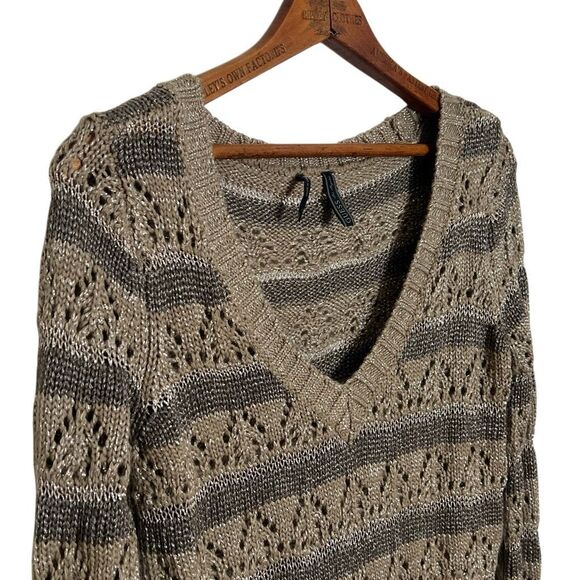 Guess Striped Wool Blend Open Knit Metallic V-Neck Sweater Taupe Gray Size Small - Picture 4 of 11